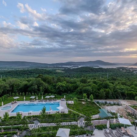 Montenegro Lodge Kavac ภายนอก รูปภาพ View of the resort