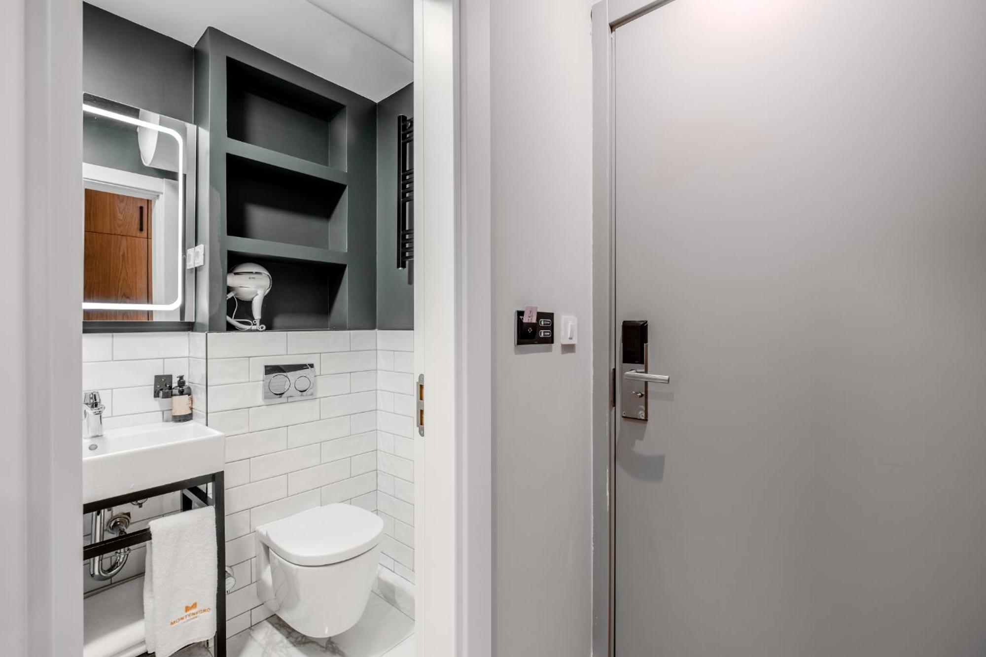 Montenegro Lodge Kavac ห้อง รูปภาพ Bathroom