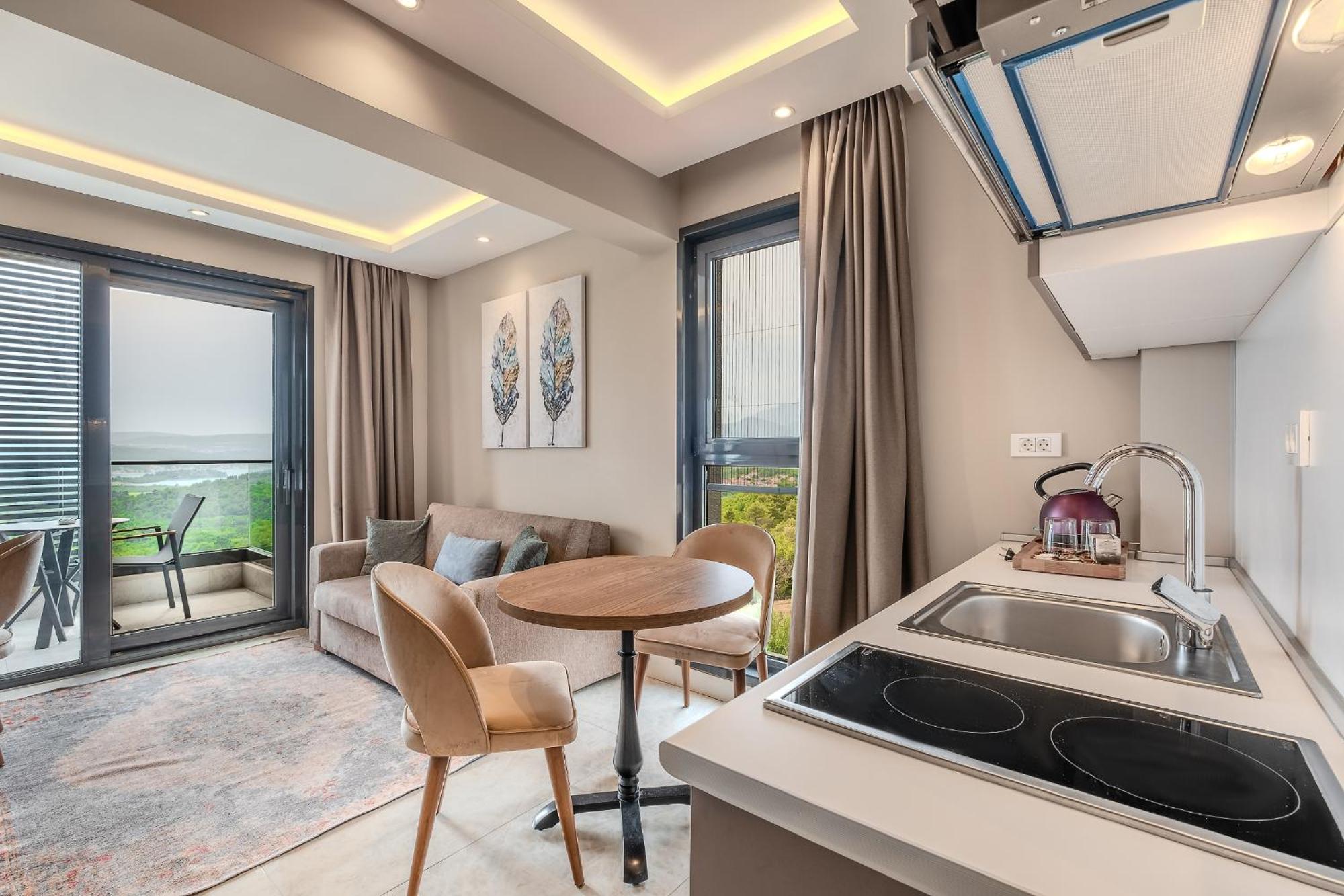 Montenegro Lodge Kavac ห้อง รูปภาพ A typical apartment in the complex