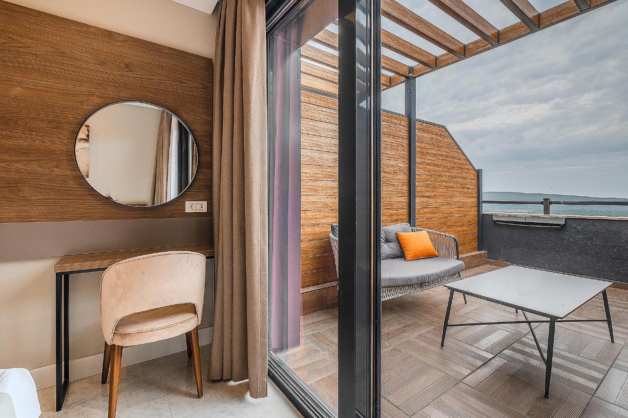 Montenegro Lodge Kavac ห้อง รูปภาพ A room at the hotel