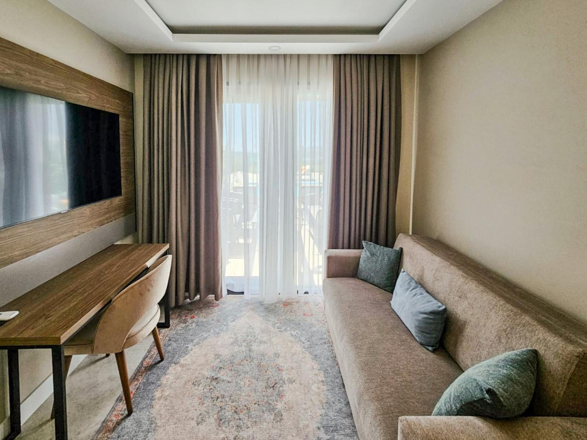 Montenegro Lodge Kavac ห้อง รูปภาพ A room at the hotel